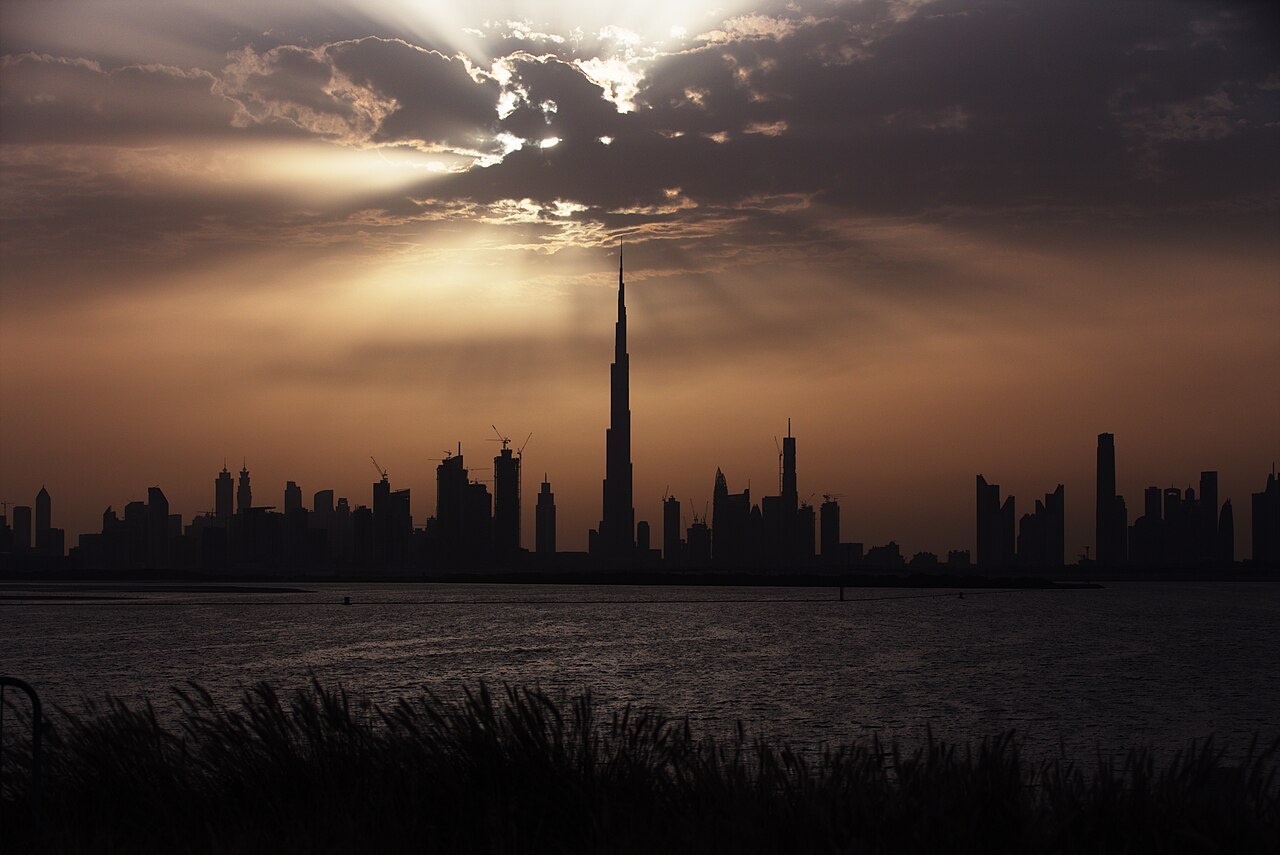 Dubai Skyline & Desert Escape